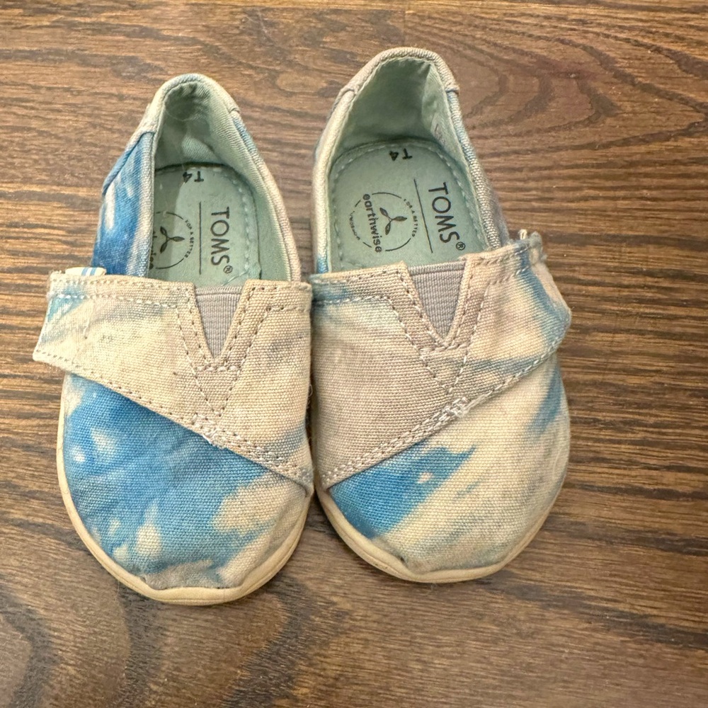 Toddler Toms shoes